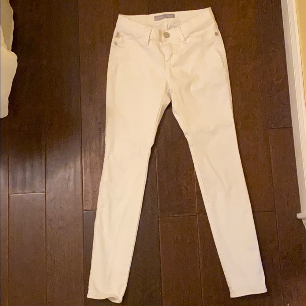 Rock and Republic size for stretch white jeans